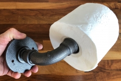 Sanitärobjekte Industrierohre: WC-Papier-Halter in zwei Ausführungen